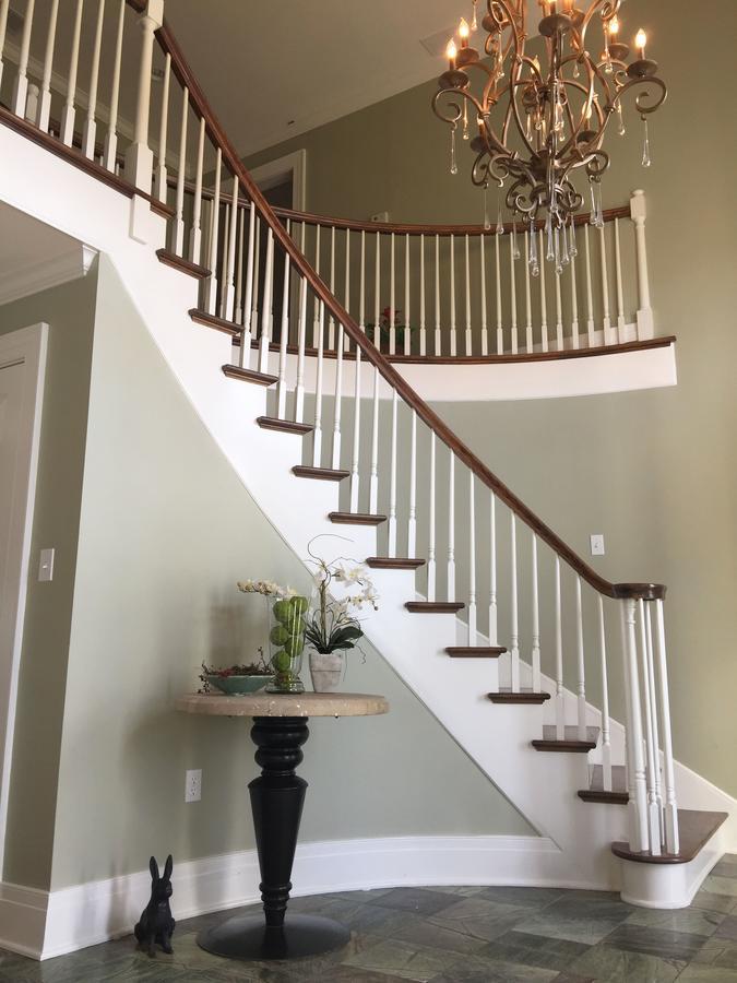 The B & B At Queenslake Midway 외부 사진