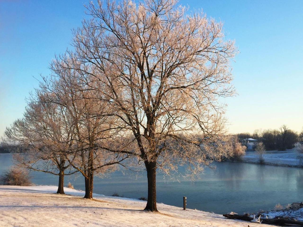 The B & B At Queenslake Midway 외부 사진
