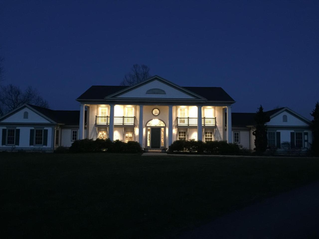 The B & B At Queenslake Midway 외부 사진