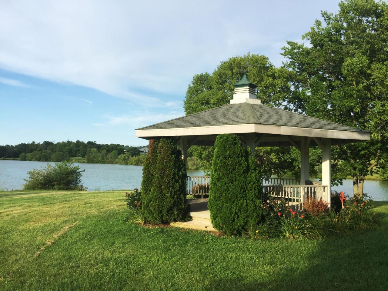 The B & B At Queenslake Midway 외부 사진
