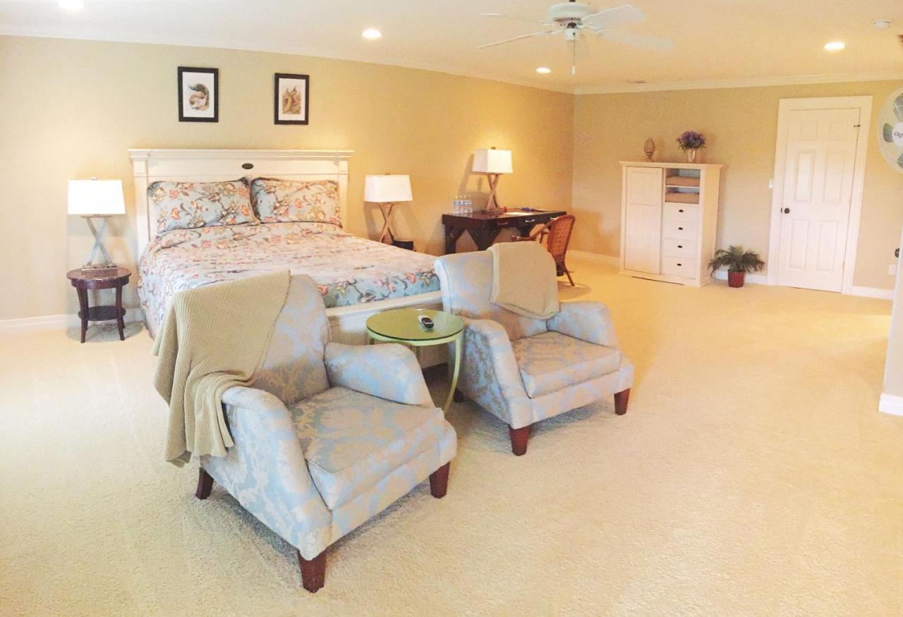 The B & B At Queenslake Midway 외부 사진